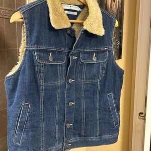Tommy Hilfiger Denim Vest with Cozy Cream Faux Fur Lining Size L